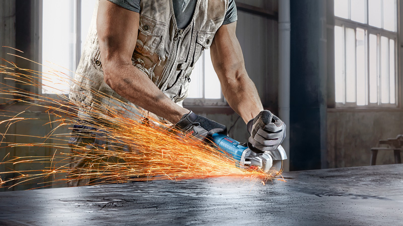 BOSCH Combo Kit: 2-tlg. Winkelschleifer-Set: GWS 22-230 J + GWS 880 in Handwerkerkoffer