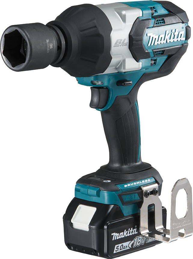 MAKITA Akku-Schlagschrauber 18V / 2x 5,0 Ah / 1,050 Nm DTW1001RTJ