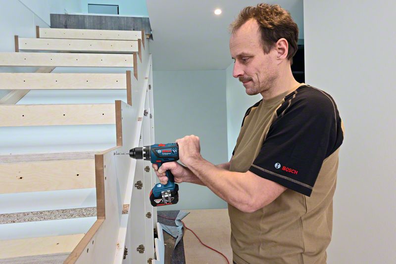 BOSCH Akku-Bohrschrauber GSR 18V-28, 2 x Akkus GBA 18V, Schnellladegerät GAL 18V-40 BOSCH Akku-Bohrschrauber GSR 18V-28, 2 x Akkus GBA 18V, Schnellladegerät GAL 18V-40