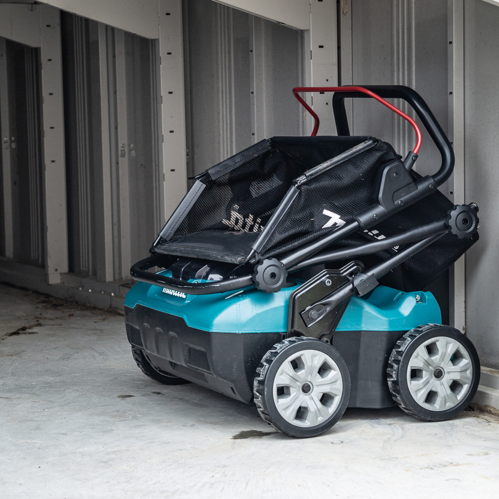 MAKITA Akku-Vertikutierer UV001GZ