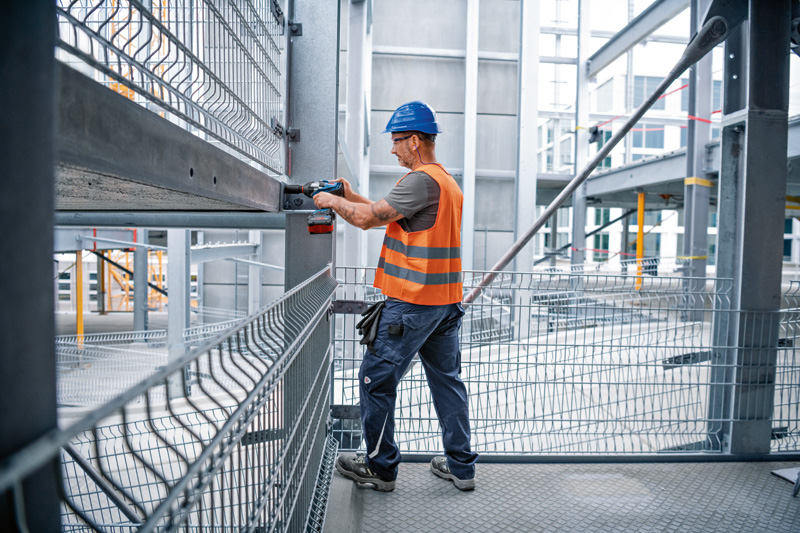 BOSCH Akku-Drehschlagschrauber GDS 18V-1050 HC mit 2x Akku ProCORE18V 8.0Ah in L-BOXX