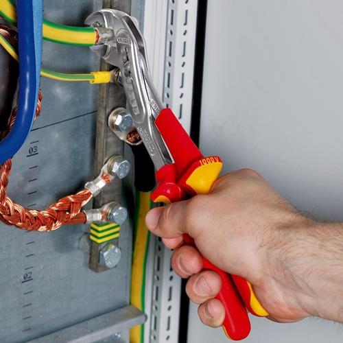 KNIPEX Wasserpumpenzange Alligator® L.250mm Spann-W.46mm verchr.VDE KNIPEX Wasserpumpenzange Alligator® L.250mm Spann-W.46mm verchr.VDE