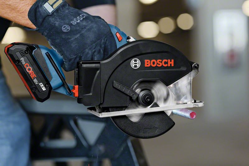 BOSCH Akku-Kreissäge GKM 18V-50, 2 x Akku GBA 18V 5.0Ah