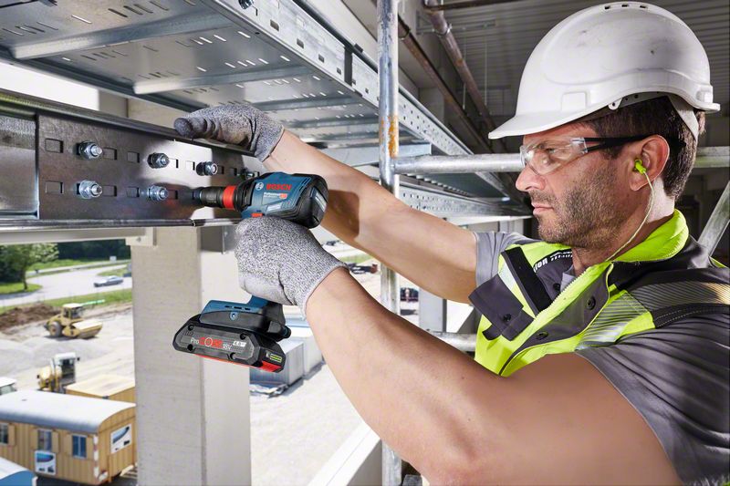 BOSCH Akku-Drehschlagschrauber GDX 18V-210 C: 2x Akku ProCORE18V 4.0Ah, L-BOXX