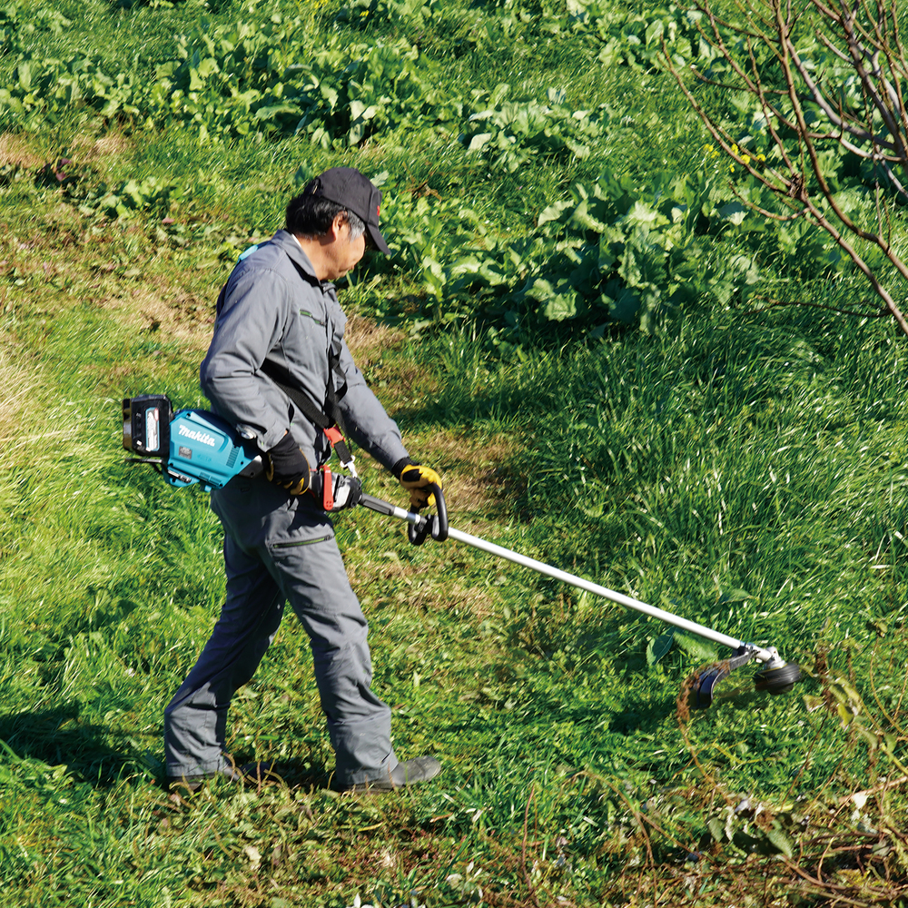 MAKITA Akku-Freischneider UR014GT201