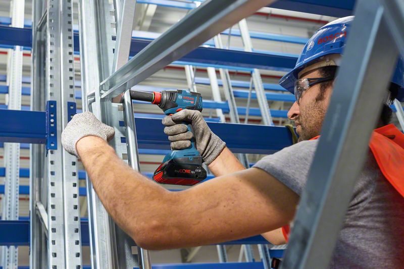 BOSCH Akku-Drehschlagschrauber GDX 18V-200 in L-BOXX BOSCH Akku-Drehschlagschrauber GDX 18V-200 in L-BOXX