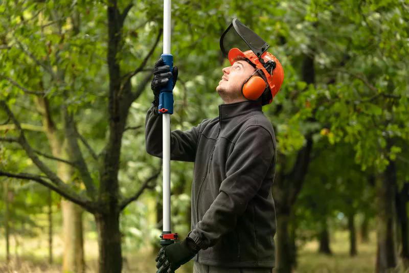 BOSCH Akku-Teleskop-Hochentaster GKE 18V-25 TP