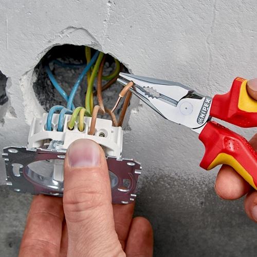 KNIPEX Spitzkombizange L.145mm Mehrkomp.-Hülle verchr.VDE KNIPEX KNIPEX Spitzkombizange L.145mm Mehrkomp.-Hülle verchr.VDE KNIPEX