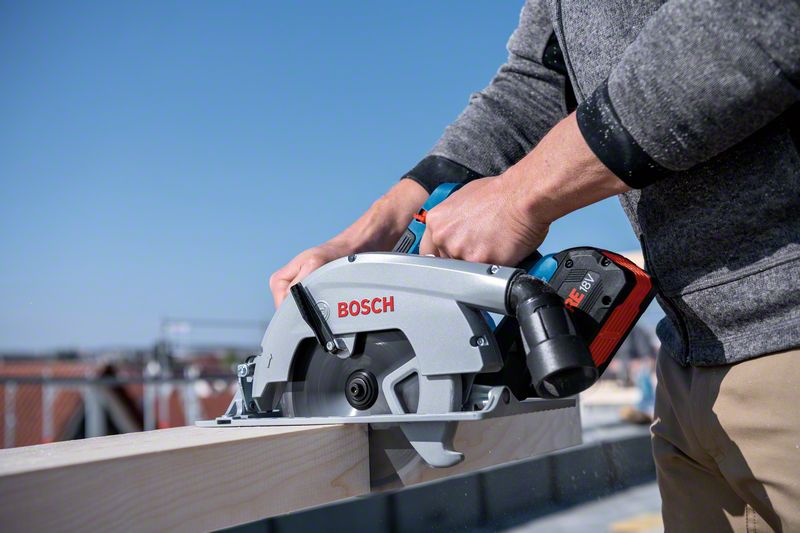 BOSCH Akku-Kreissäge GKS 18V-70 L, 2 x Akku ProCORE18V 5.5Ah