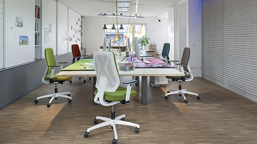 DAUPHIN Bürodrehstuhl m.Synchr.-Techn.schwarz/schwarz 390-510mm