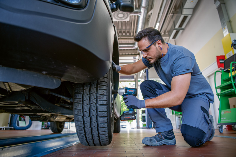 BOSCH Akku-Drehschlagschrauber GDS 18V-450 HC, L-BOXX u. BT Low-Energ. Mod.