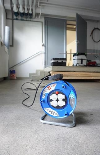 BRENNENSTUHL Kabeltrommel Garant 25m H05VV-F 3x1,5 mm² 240mm 4 Schutzkon.steckd. BRENNENSTUHL Kabeltrommel Garant 25m H05VV-F 3x1,5 mm² 240mm 4 Schutzkon.steckd.