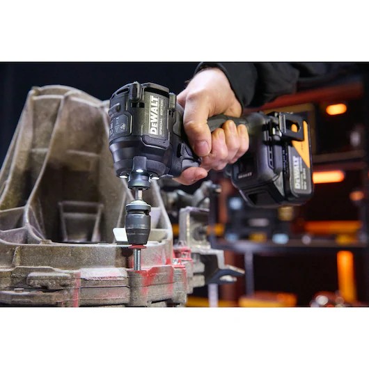 DEWALT® x McLaren F1 Team 18V XR® Brushless Schlagschrauber – 2×5Ah