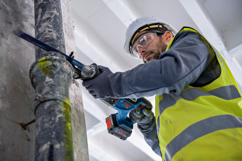 BOSCH Akku-Säbelsäge GSA 18V-28 mit L-BOXX