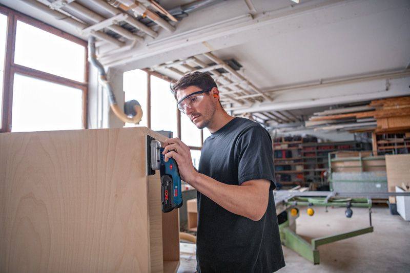 BOSCH Akku-Schwingschleifer GSS 18V-13 in L-BOXX