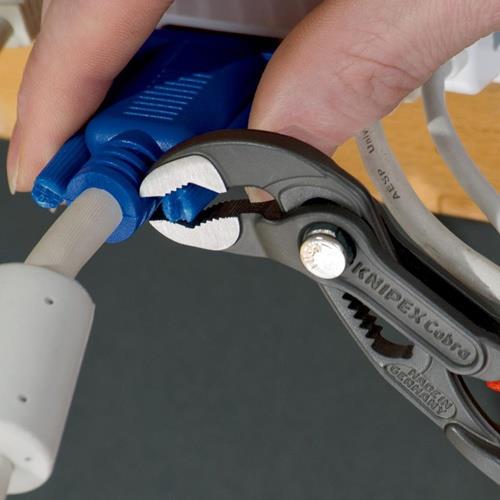 KNIPEX Wasserpumpenzange Cobra® L.125mm Spann-W.27mm pol.Ku.-Überzug KNIPEX KNIPEX Wasserpumpenzange Cobra® L.125mm Spann-W.27mm pol.Ku.-Überzug KNIPEX