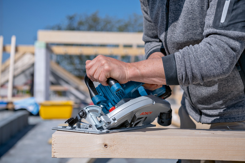 BOSCH Akku-Kreissäge GKS 18V-70 L, 2 x Akku ProCORE18V 5.5Ah