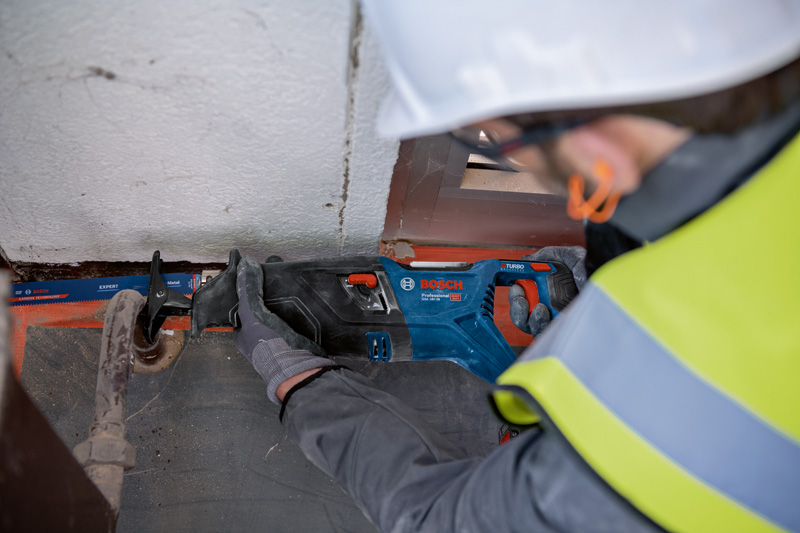 BOSCH Akku-Säbelsäge GSA 18V-28 mit L-BOXX