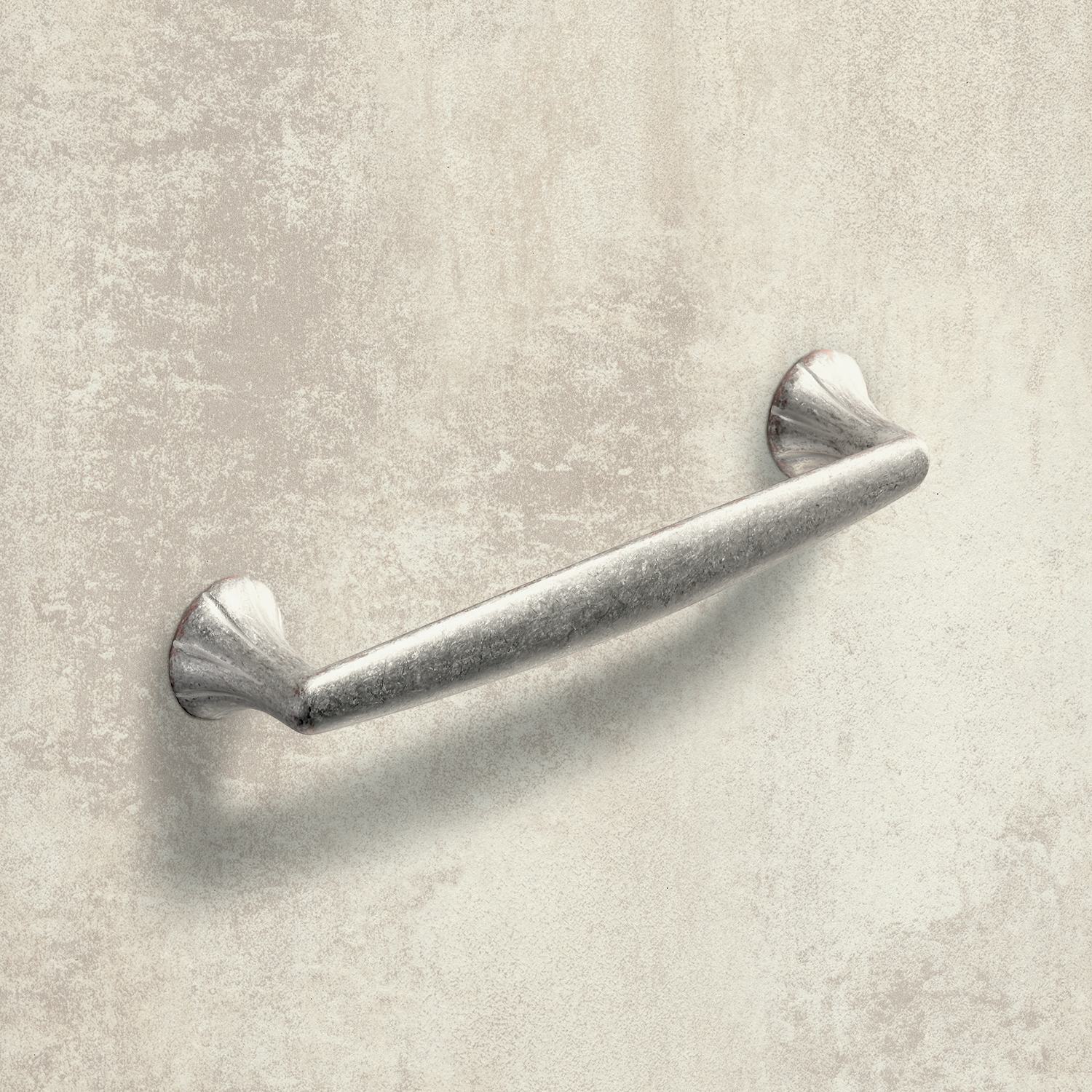 HETTICH Griff Salacia, •–• 128, L 151 mm, B 23 mm, H 30 mm, Silber Optik antik, 9112594 HETTICH Griff Salacia, •–• 128, L 151 mm, B 23 mm, H 30 mm, Silber Optik antik, 9112594