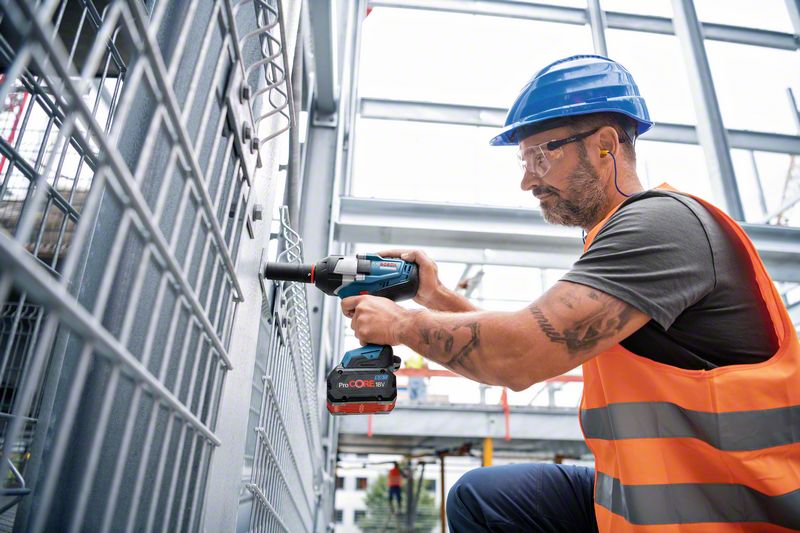 BOSCH Akku-Drehschlagschrauber GDS 18V-1050 HC mit 2x Akku ProCORE18V 8.0Ah in L-BOXX