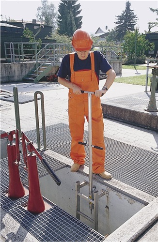 ZARGES Schachtleiter