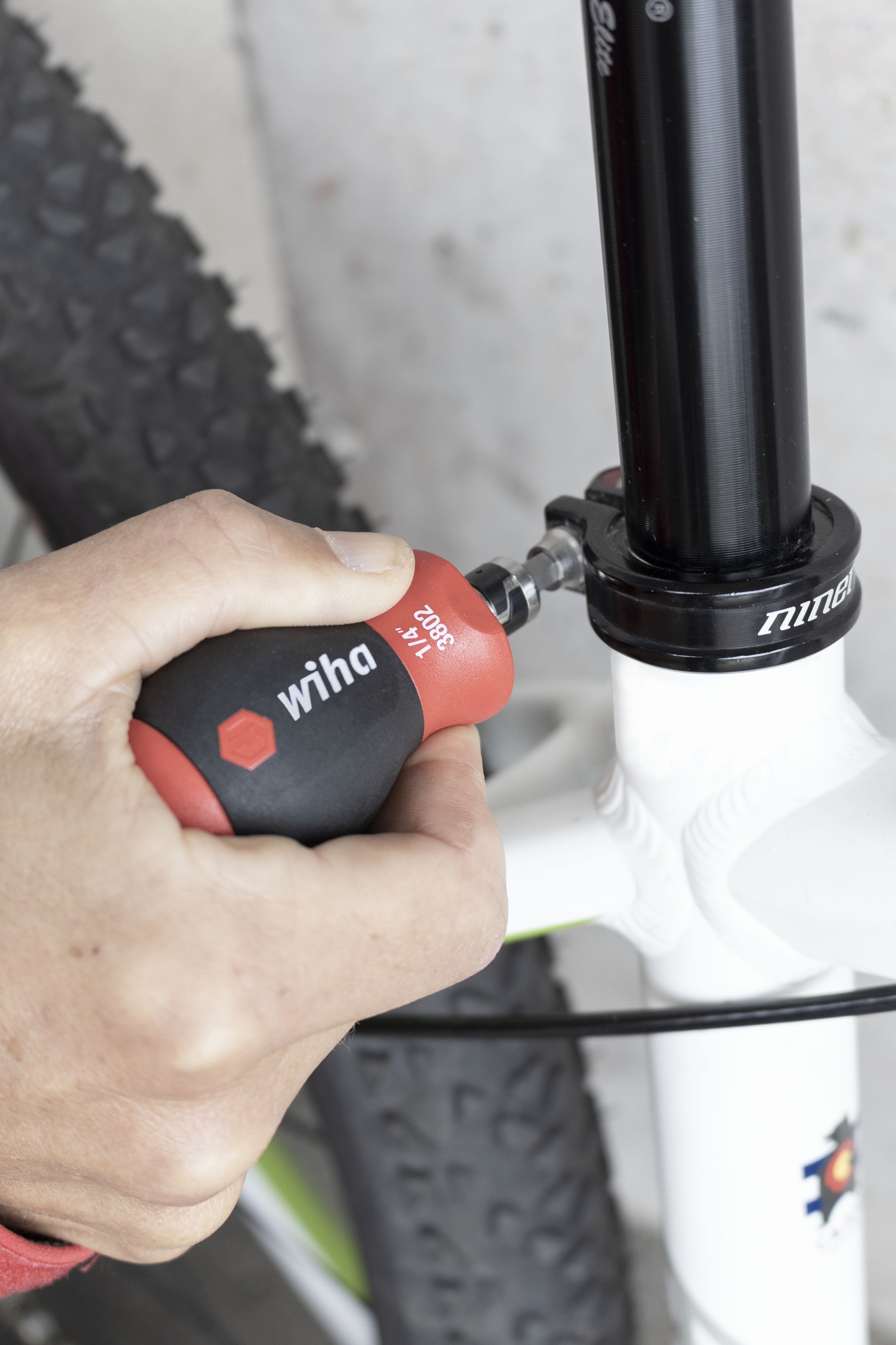 Wiha Schraubendreher mit Bit Magazin Stubby gemischt mit 7 Doppelbits (43613) Wiha Schraubendreher mit Bit Magazin Stubby gemischt mit 7 Doppelbits (43613)