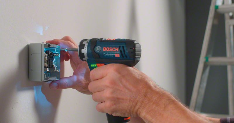 BOSCH Akku-Bohrschrauber GSR 12V-15 FC, mit 2 x 2.0 Ah Akku, L-BOXX, 1 Aufsatz BOSCH Akku-Bohrschrauber GSR 12V-15 FC, mit 2 x 2.0 Ah Akku, L-BOXX, 1 Aufsatz
