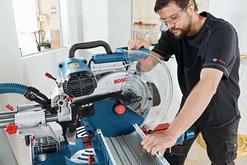 BOSCH Paneelsäge GCM 12 SDE