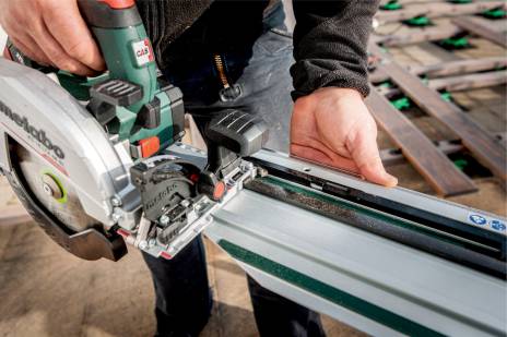 Metabo Akku Handkreissäge mit Kappschiene KFS 44, KS 18 LTX 66 BL SET 691194000