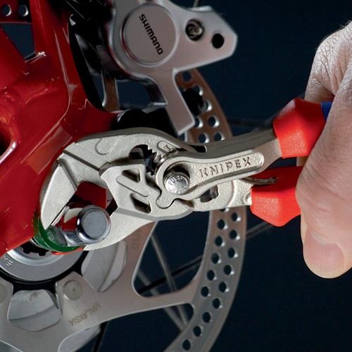 KNIPEX Zangenschlüssel L.150mm Spann-W.27mm verchr.Mehrkomp.-Hülle KNIPEX KNIPEX Zangenschlüssel L.150mm Spann-W.27mm verchr.Mehrkomp.-Hülle KNIPEX