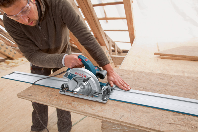 BOSCH Handkreissäge GKS 65 GCE + FSN 1400