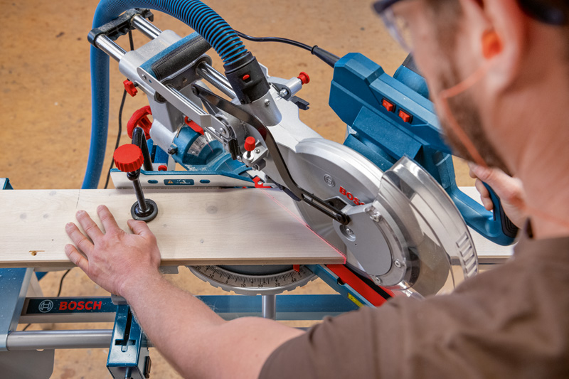 BOSCH Kapp- und Gehrungssäge GCM 305-254 D