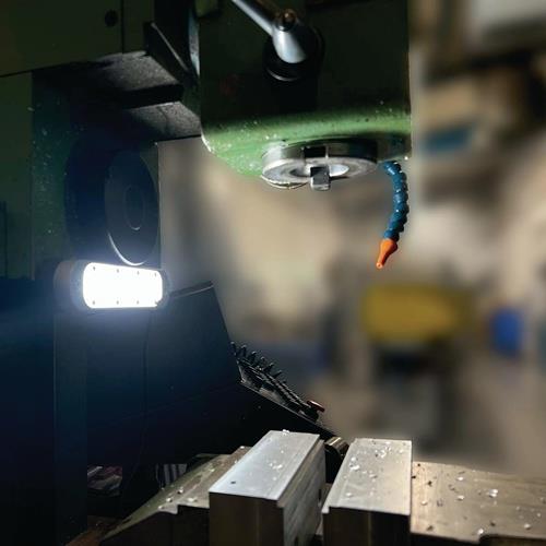 BAUER & BÖCKER LED-Maschinenleuchte Lichtleiste M 12 W 1200 lm BAUER & BÖCKER