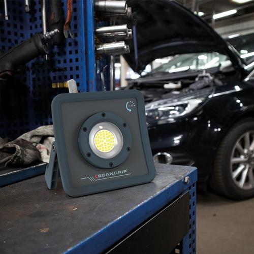 SCANGRIP Akku-Arbeitsleuchte NOVA R 14 W 2000 / 200 lm 3200 mAh 7,2V IP67 SCANGRIP