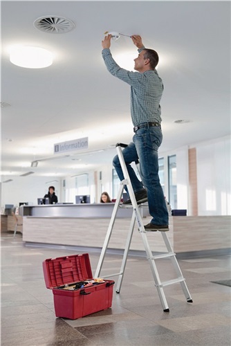 GÜNZBURGER Stufenstehleiter 4 Stufen Alu.Gesamt-H.1540mm Stufen-Holmverbindung geschraubt