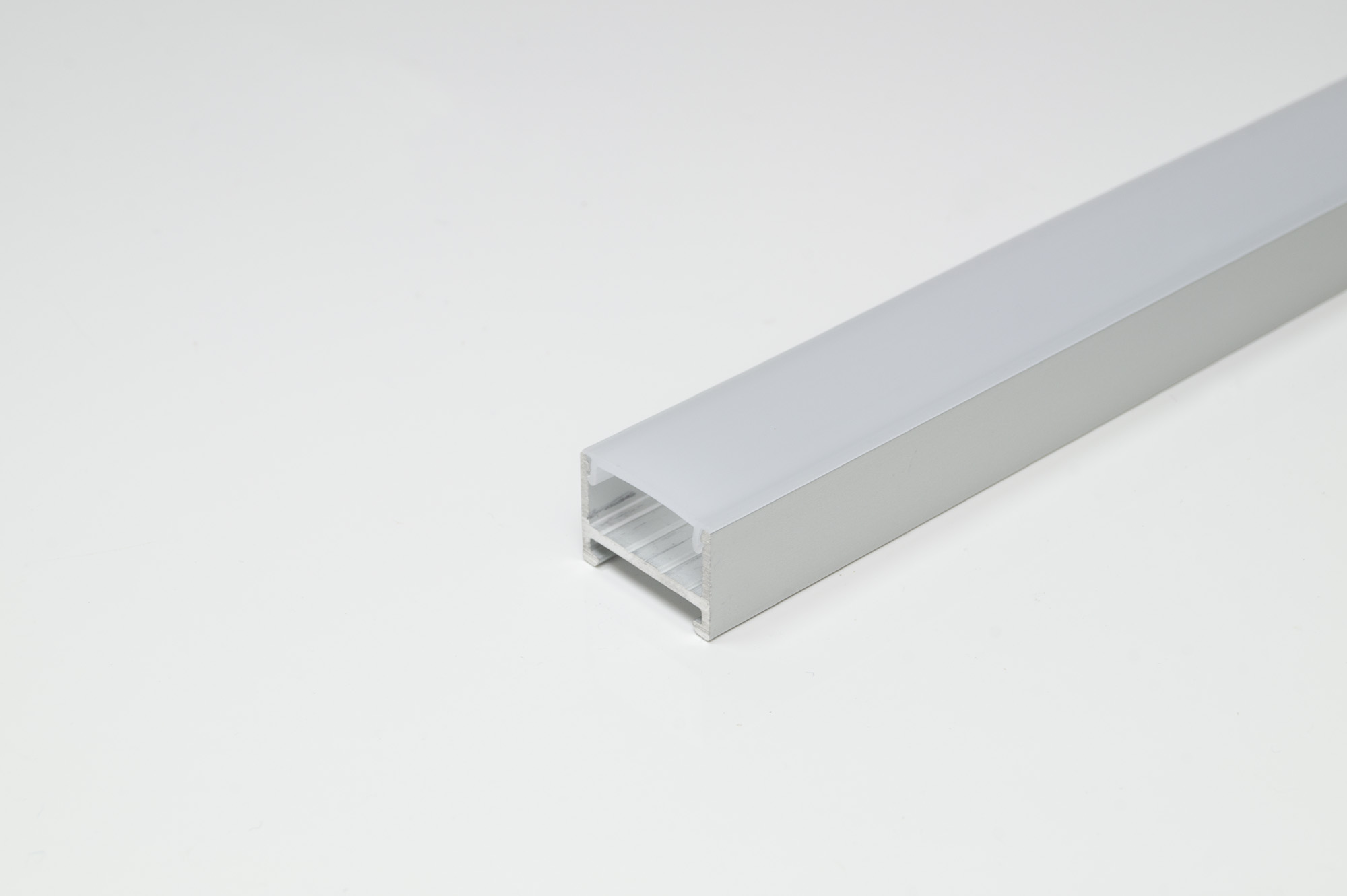 L&S Abdeckprofil für Profil Porto 1/3/5, L=3000mm, Kunststoff Opal