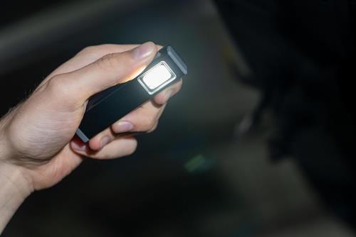 ANSMANN LED-Akkuhandleuchte 3,7V 600 mAh 50cm 130-550 lm Ladezeit ca.2,5 h ANSMANN