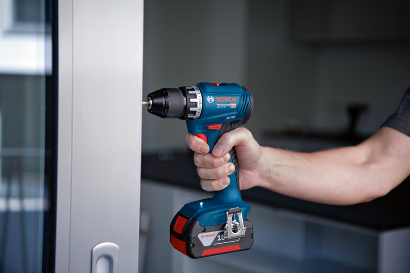 BOSCH Akku-Bohrschrauber GSR 18V-45 mit L-BOXX