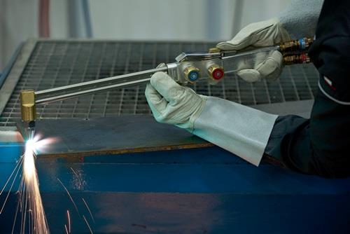 MESSER-CUTTING Handschneidbrenner ESSEN 8625 95Grad L.530mm f.gasemischende Schneiddüsen MESSER-CUTTING Handschneidbrenner ESSEN 8625 95Grad L.530mm f.gasemischende Schneiddüsen