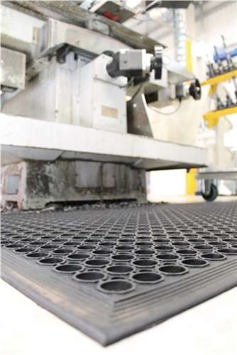 COBA Arbeitsplatzbodenbelag Mittelstück L1500xB900mm schwarz NBR-Gummi High-Duty