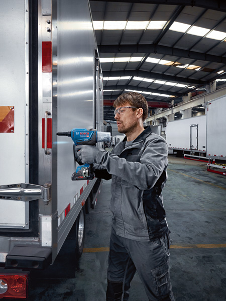 BOSCH Akku-Nietpistole GRG 18V-16 C in L-BOXX