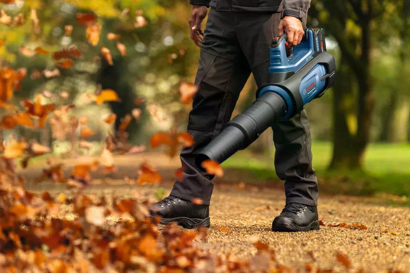 BOSCH Akku-Laubbläser GBL 18V-800