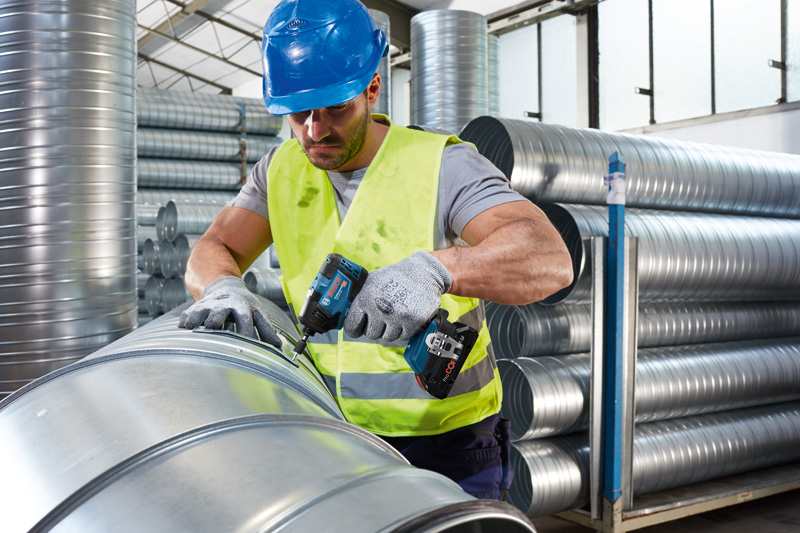 BOSCH Akku-Drehschlagschrauber GDR 18V-200 in L-BOXX