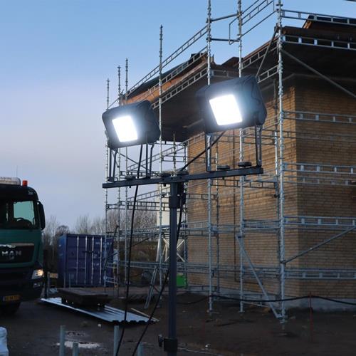 SCANGRIP Doppelhalter z.Stativ SITE LIGHT SCANGRIP SCANGRIP Doppelhalter z.Stativ SITE LIGHT SCANGRIP