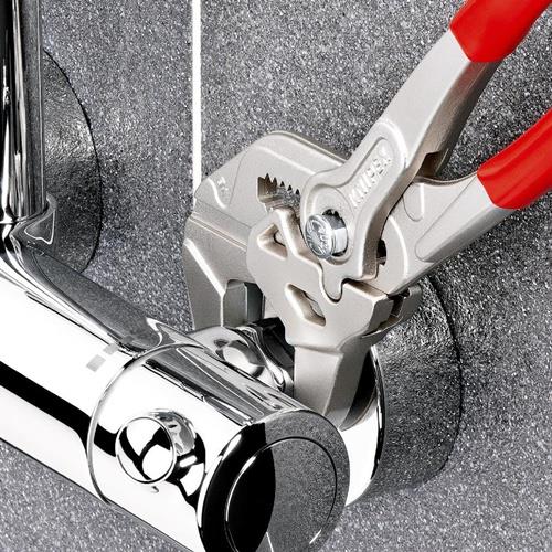 KNIPEX Zangenschlüssel L.150mm Spann-W.27mm verchr.Ku.-Überzug KNIPEX KNIPEX Zangenschlüssel L.150mm Spann-W.27mm verchr.Ku.-Überzug KNIPEX