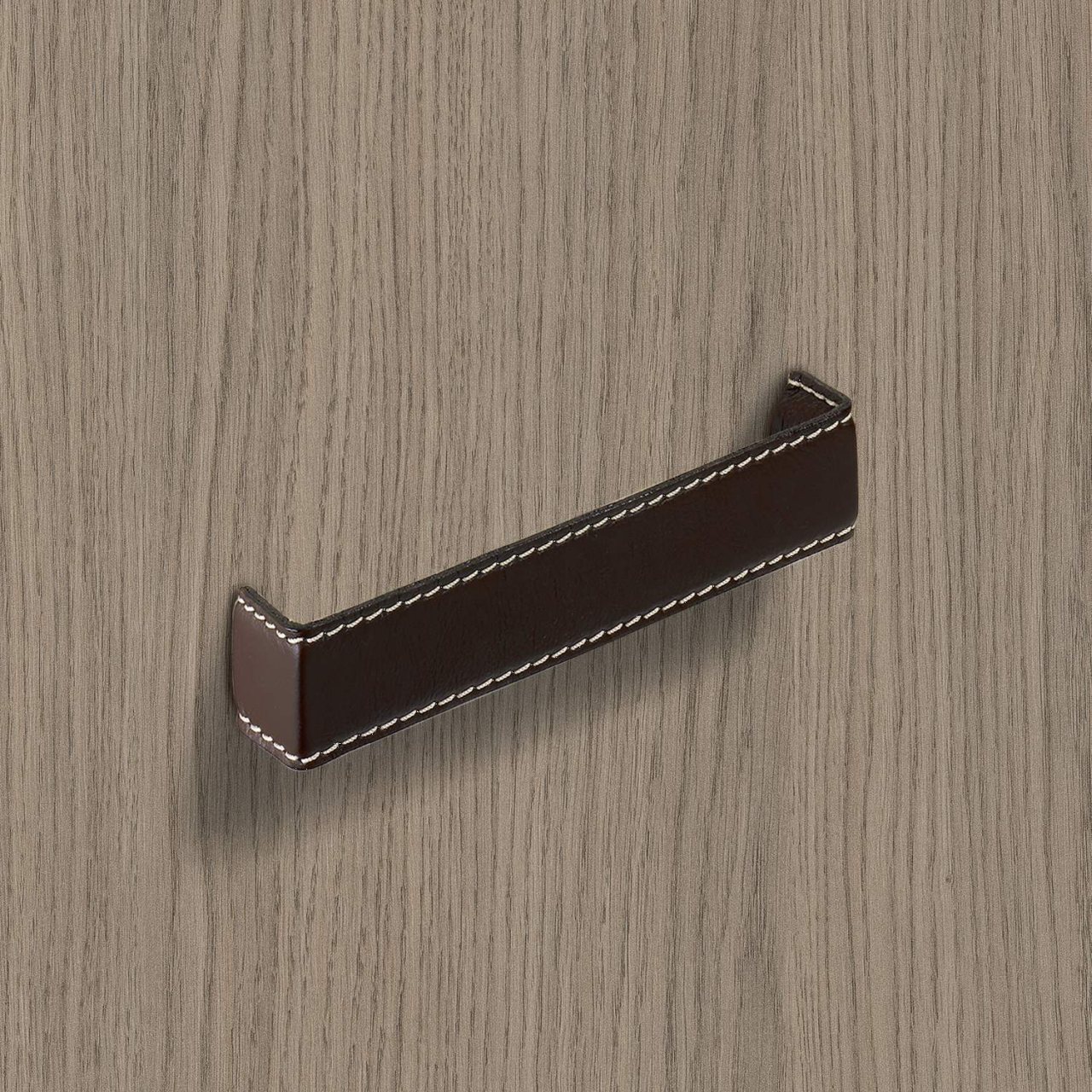 HETTICH Griff Dublina, •–• 160, L 168 mm, B 34 mm, H 30 mm, Leder dunkelbraun, 9113509 HETTICH Griff Dublina, •–• 160, L 168 mm, B 34 mm, H 30 mm, Leder dunkelbraun, 9113509