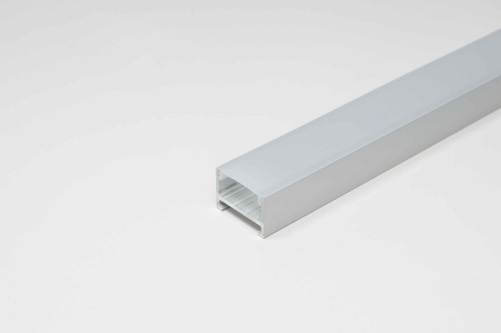 L&S Abdeckprofil für Profil Porto 1/3/5, L=3000mm, Kunststoff Opal