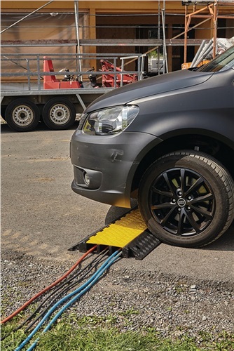 Nordwest Schlauch- u.Kabelbrücke L900xB500xH70mm Gum.schwarz/gelb 3 Kanäle