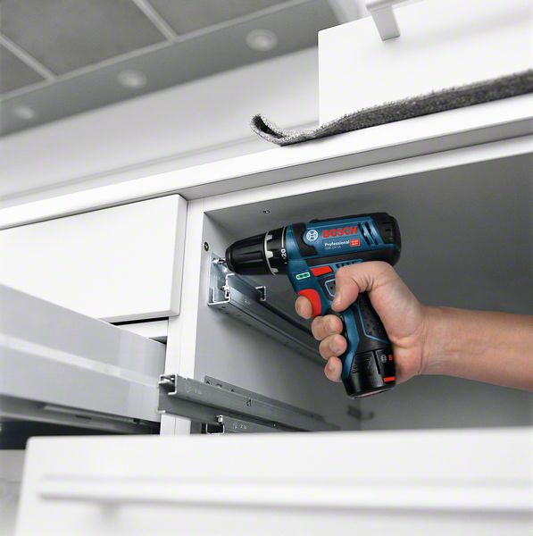 BOSCH Akku-Bohrschrauber GSR 12V-15, mit 2 x 2.0 Ah Akku BOSCH Akku-Bohrschrauber GSR 12V-15, mit 2 x 2.0 Ah Akku