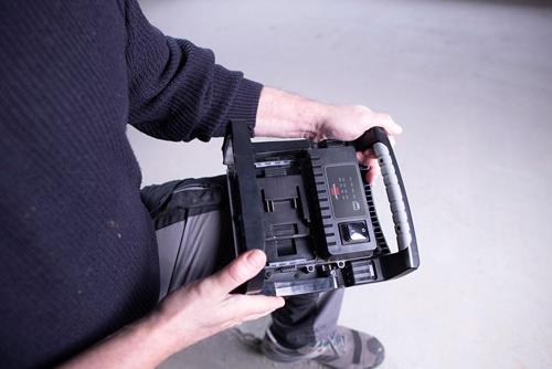 LED-Akku-Baustrahler 4000 MA 40 W 4500 lm 18 V IP65 BRENNENSTUHL